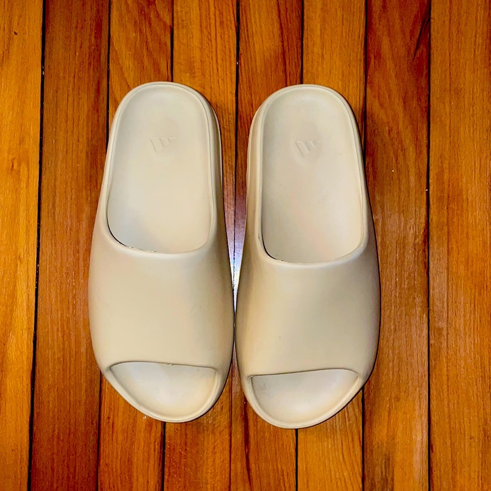 Yeezy Slide Desert Sand Men’s